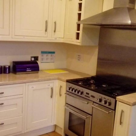 Carer 4 You Residential Home Upholland 外观 照片