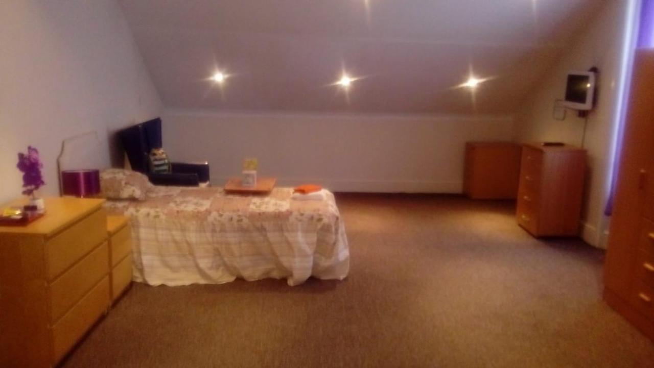 Carer 4 You Residential Home Upholland 外观 照片