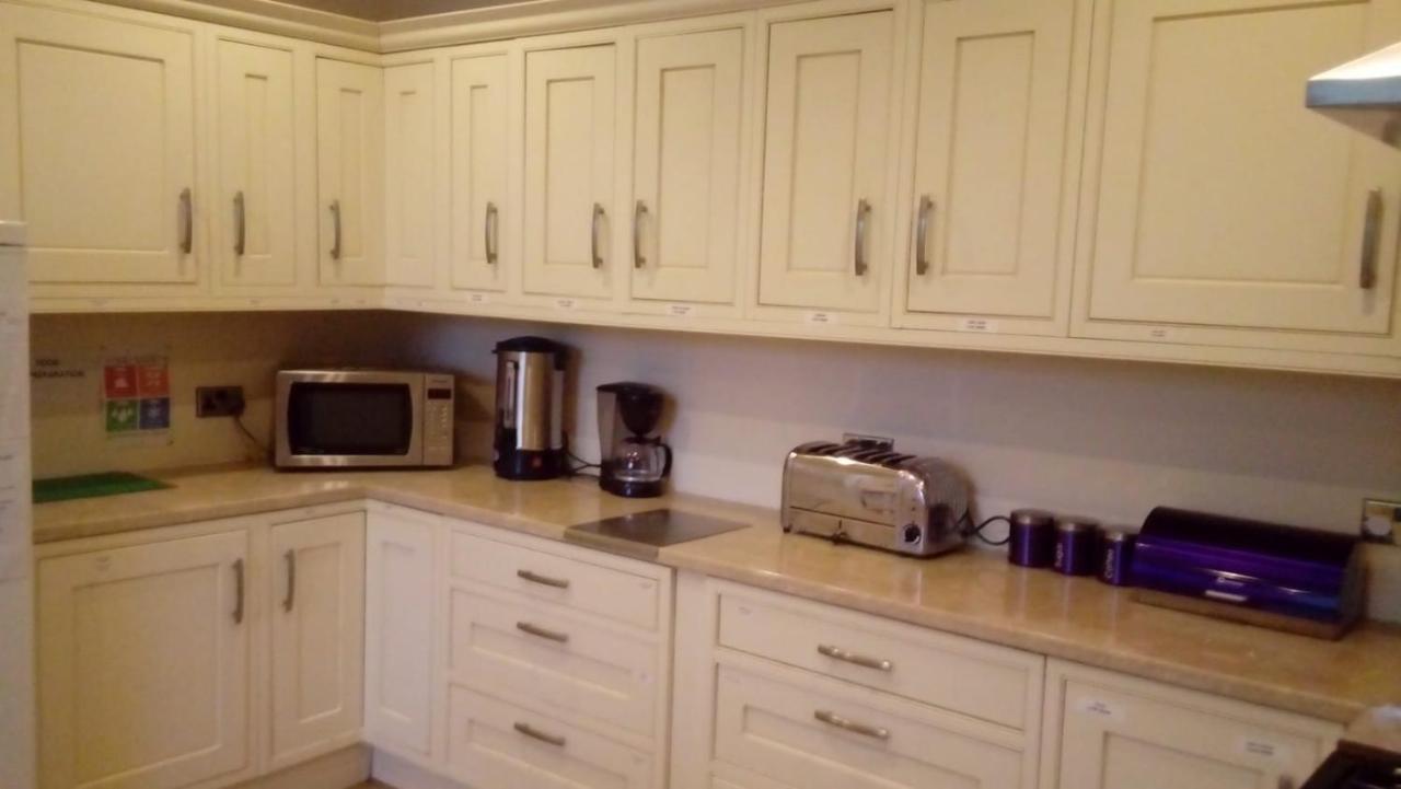 Carer 4 You Residential Home Upholland 外观 照片